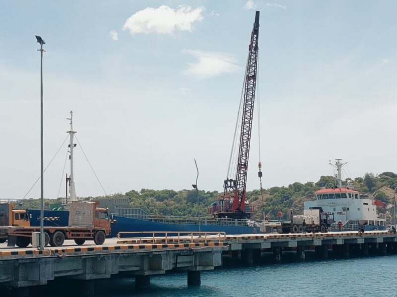 Foto Dermaga Pelabuhan Krueng Raya Pelindo – Logistik Aceh Terus Menggeliat, Dua Kapal Sandar di Dermaga Pelabuhan Krueng Raya Pelindo | Bisnis | inews.network