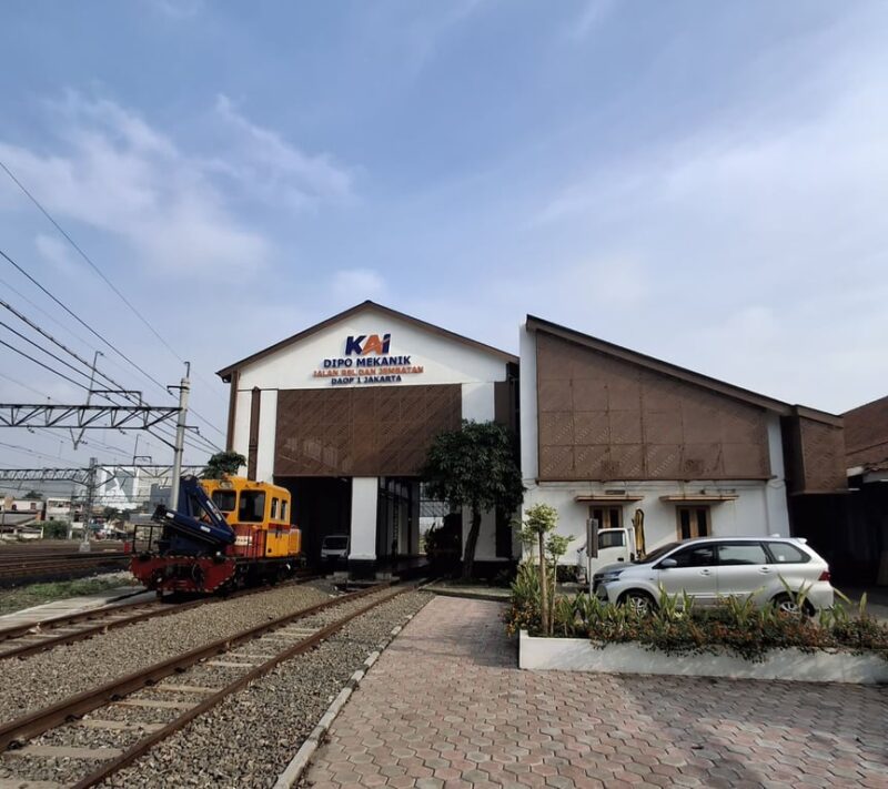 Foto Dipo Jatinegara – KAI Properti Perbarui Dipo Jatinegara untuk Dukung Keandalan Operasional KA | Bisnis | inews.network