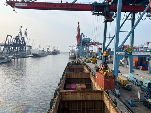 Foto KAI Logistik Perluas Jangkauan Logistik Lintas Pulau – Catat Pertumbuhan 41% hingga Mei 2025, KAI Logistik Perluas Jangkauan Logistik Lintas Pulau Hingga ke Jayapura | Bisnis | inews.network