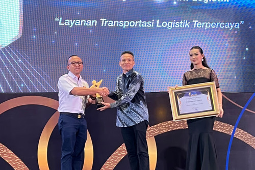 Foto KAI Logistik Sabet Penghargaan Radar Surabaya Award 2025 – KAI Logistik Sabet Penghargaan Radar Surabaya Award 2025 Sebagai Penyedia Layanan Logistik Terpercaya | Uncategorized | inews.network