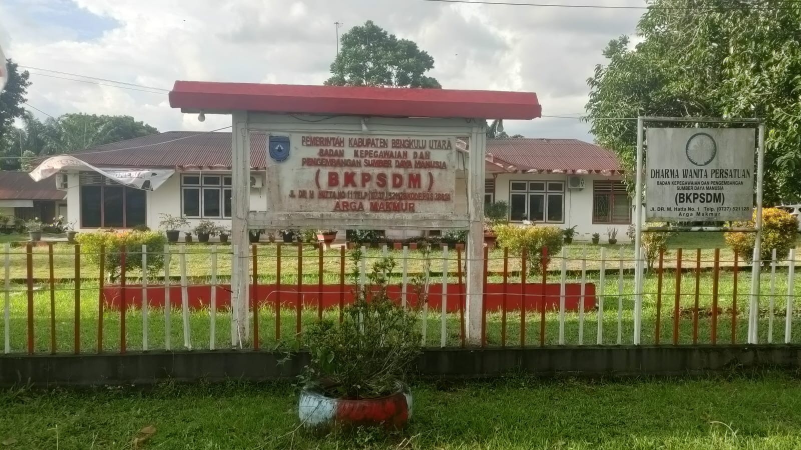 Foto Kompak Tiga Kabid Dinkes Bengkulu Utara Ajukan Surat Pengunduran Diri ke BKPSDM – Tiga Kabid Dinkes Bengkulu Utara Kompak Ajukan Pengunduran Diri dari Jabatan PPTK 2025 | Dinkes Bengkulu Utara | inews.network