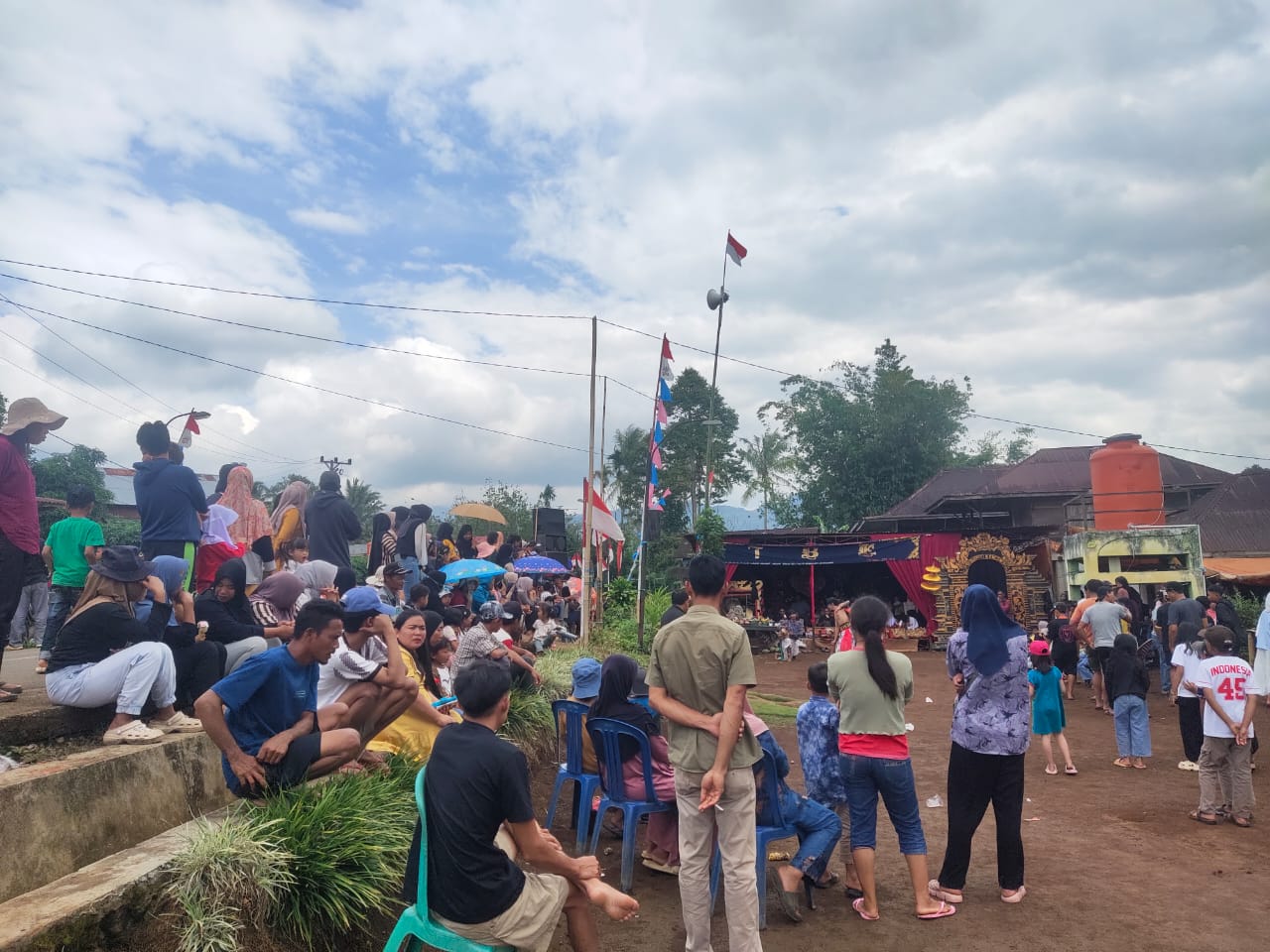 Foto Meriah Desa Talang Gelompok Gelar HUT RI ke 80 dengan Pertunjukan Kuda Kepang 1 – Meriah, Desa Talang Gelompok Gelar HUT RI ke-80 dengan Pertunjukan Kuda Kepang | Kepahiang | inews.network