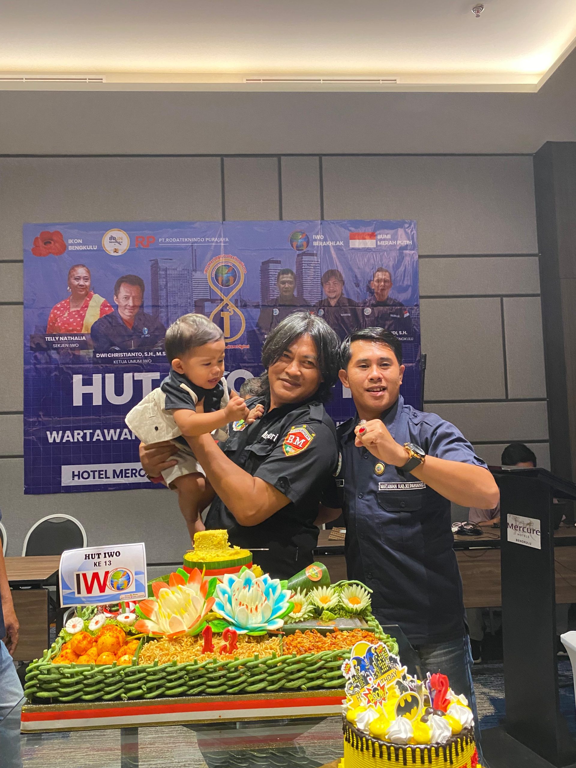 Foto Puncak HUT Ke 13 IWO Bengkulu Doa Spesial untuk Gilbert Akbar Fratama scaled – Puncak HUT Ke-13 IWO Bengkulu, Do'a Spesial untuk Gilbert Akbar Fratama Putra Pertama Erwin Franata | Ikatan Wartawan Online | inews.network