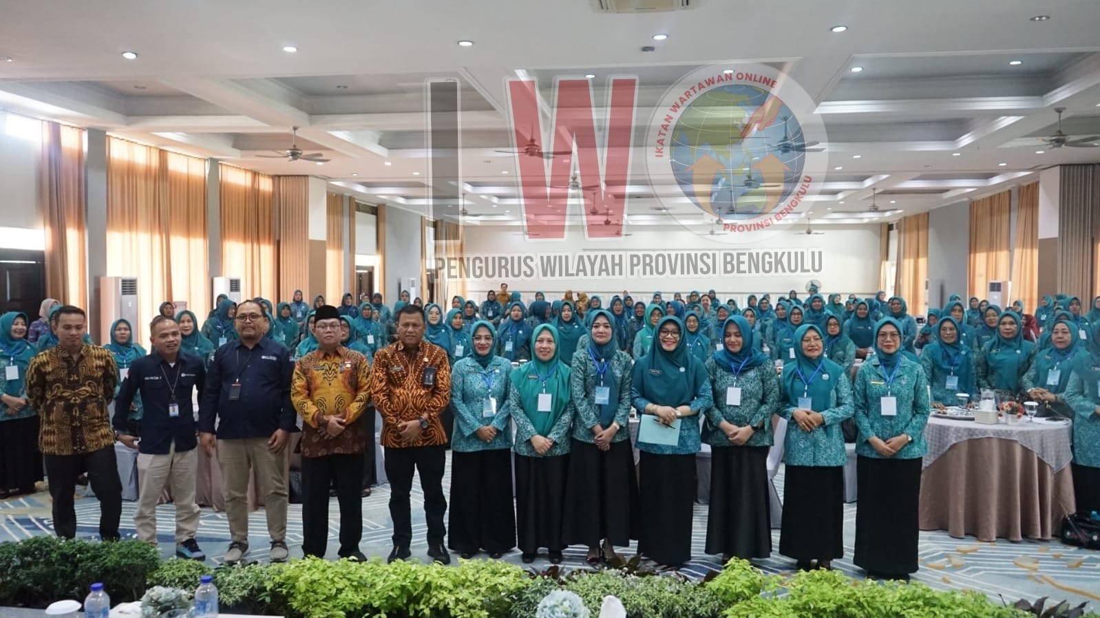 Foto TP PKK Bengkulu Tengah Hadiri HKG ke 53 dan Rakerda Provinsi Perkuat Sinergi Menuju Indonesia Emas 1 – TP PKK Bengkulu Tengah Hadiri HKG ke-53 dan Rakerda Provinsi, Perkuat Sinergi Menuju Indonesia Emas | Nasional | inews.network