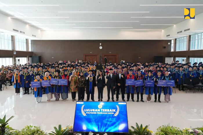 Foto 191 Lulusan Ahli Madya Teknik dari Poltek PU – Luluskan 191 Ahli Madya Teknik, Politeknik PU Siap Perkuat Pembangunan Nasional | Bisnis | inews.network