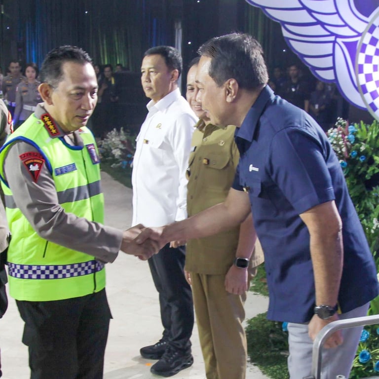 Foto Direktur Utama Jasa Marga Terima Penghargaan Pin Emas Kapolri – Direktur Utama Jasa Marga Terima Penghargaan Pin Emas Kapolri | Headline | inews.network