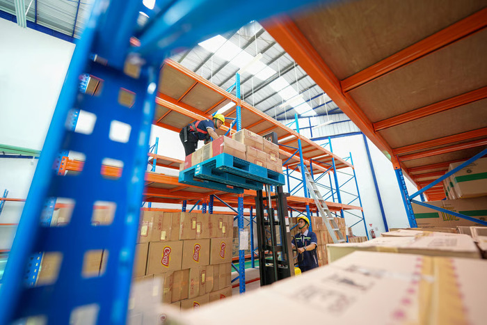 Foto KAI Logistik Bangun Gudang Modern Seluas 1.451 m² di Cirebon – KAI Logistik Bangun Gudang Modern Seluas 1.451 m² di Cirebon: Perkuat Rantai Pasok dan Logistik Hijau | Ikatan Wartawan Online | inews.network