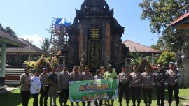 Kapolres Kepahiang berdialog dengan warga Desa Suro Bali dalam kegiatan NGOPI TAWAR di Kecamatan Ujan Mas