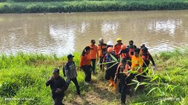 Foto IMG 20260523 WA0057 – Sehari Dicari, Korban Hanyut di Banjir Kanal Barat Semarang Ditemukan Meninggal | Headline | inews.network