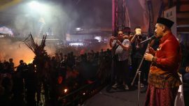 Foto IMG 20260526 WA0088 – Tradisi Perang Obor Jepara Tetap Bertahan, Ribuan Warga Padati Tegalsambi | Regional | inews.network
