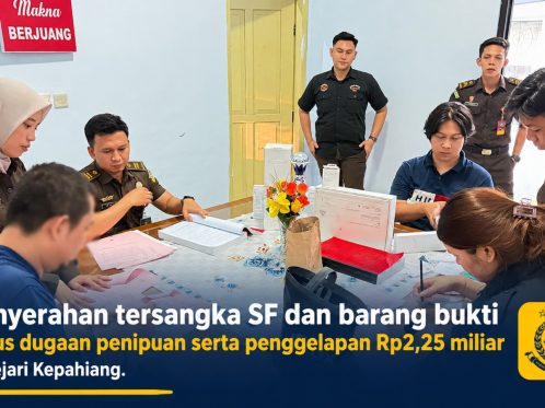 Penyerahan tersangka SF dan barang bukti kasus dugaan penipuan serta penggelapan Rp2,25 miliar di Kejari Kepahiang.