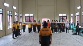 Kapolres Kepahiang AKBP Yuriko Fernanda membuka Turnamen Badminton Hari Bhayangkara ke-80 Tahun 2026 di Aula SAR Polres Kepahiang yang diikuti personel Polri dan masyarakat.
