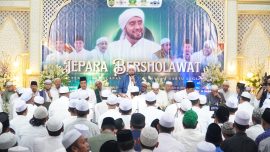 Foto IMG 20260718 WA0070 – Habib Syech Pimpin Jepara Berselawat, Pemkab Ingin Majelis Keagamaan Digelar Lebih Rutin | Headline | inews.network
