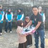 Kepala Desa Temdak Salurkan Bantuan Perlengkapan Sekolah untuk Seluruh Siswa SD Negeri 06 Seberang Musi 3 Kepala Desa Temdak Yoni Carles menyerahkan bantuan perlengkapan sekolah kepada siswa SD Negeri 06 Seberang Musi di Kabupaten Kepahiang.