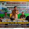 Kepala Desa Lubuk Saung memimpin Musyawarah Desa dan Rembuk Stunting Tahun Anggaran 2026 bersama BPD, Dinas PMD, Babinsa, Bhabinkamtibmas, pendamping desa, kader kesehatan, dan masyarakat di Balai Desa Lubuk Saung.