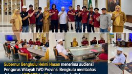 Gubernur Bengkulu Helmi Hasan menerima audiensi Pengurus Wilayah IWO Provinsi Bengkulu membahas dukungan HUT IWO ke-14 di ruang kerja Gubernur.
